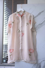 Load image into Gallery viewer, Hibiscus Kaftan Shirt