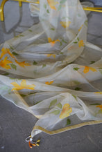 Load image into Gallery viewer, Lime Lily Saree