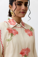Load image into Gallery viewer, Hibiscus Bib Shirt Set