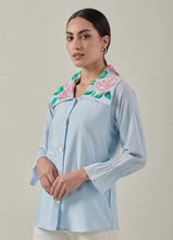 Load image into Gallery viewer, Peony blue shirt
