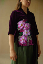 Load image into Gallery viewer, Cosmos Flower Kimono
