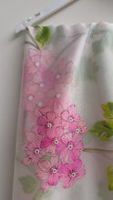 Load and play video in Gallery viewer, Pink Hydrangea Saree
