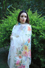 Load image into Gallery viewer, Sweet Bouquet Dupatta
