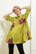 Load image into Gallery viewer, Hibiscus Shirt
